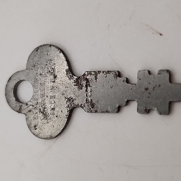 Vintage Keys 5 Count - Picture 6 of 7